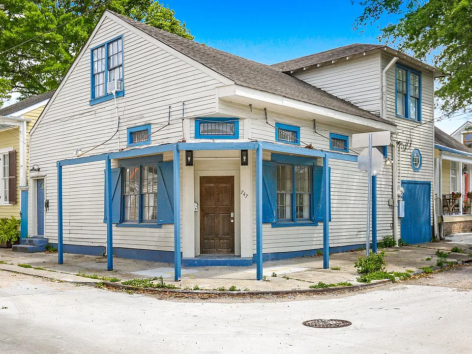 747 8th Street 3028 Annunciation