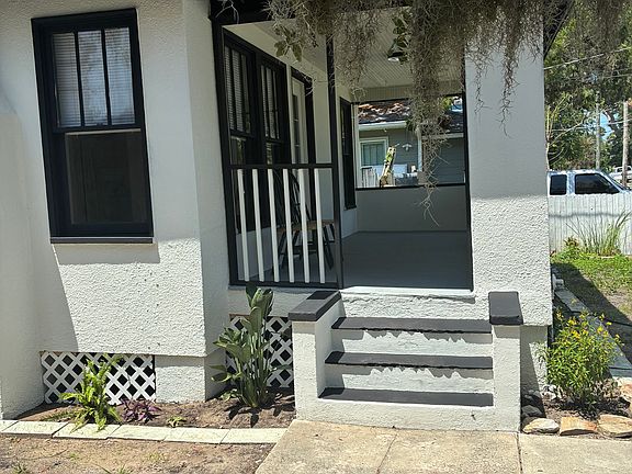 4th image of 125 Pierce Ave