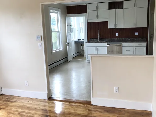 169 Oxford St #4, Lewiston, ME 04240