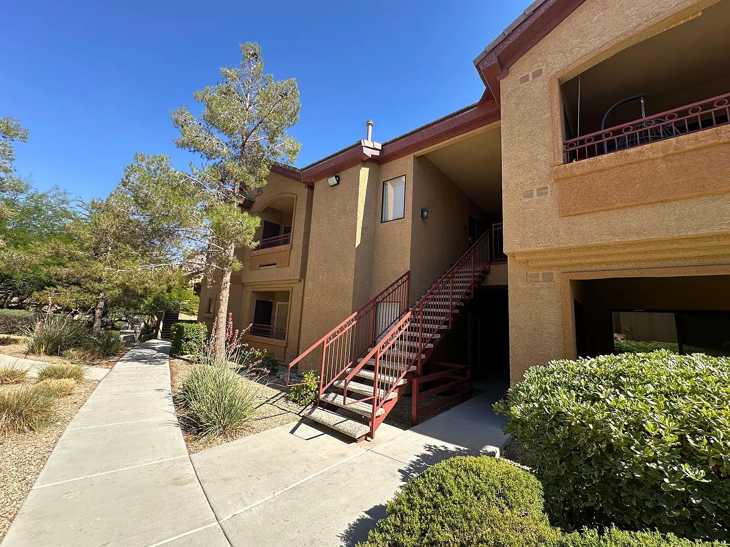 Second-Floor Condo With Relaxing Balcony Located In Northwest Las Vegas — Photo 4