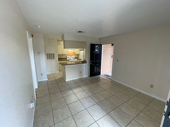 3rd image of 2550 N Alafaya Trl APT 10102