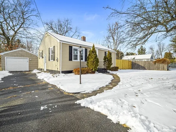 131 Alfred Cir, Agawam, MA 01001