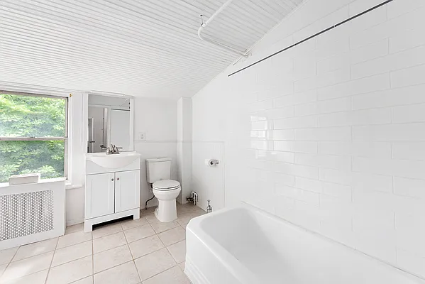 Rented by Compass | media 31