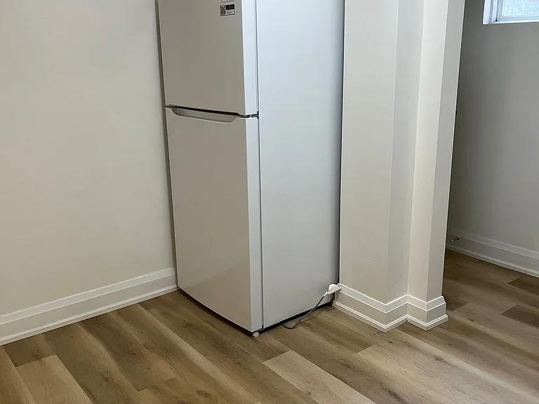 98 Frontenac Ave #1 — Photo 14