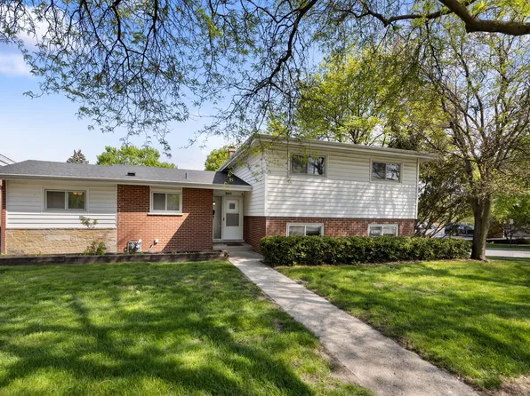 8901 Niles Center Rd, Skokie, IL 60076