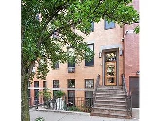 44 West 105th Street in Manhattan Valley