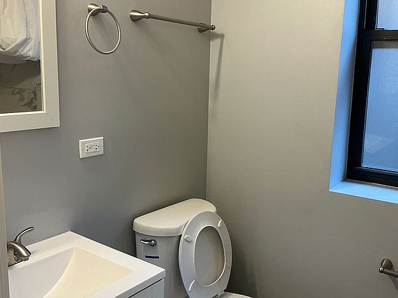 3rd image of 7113 S Bennett Ave #4E