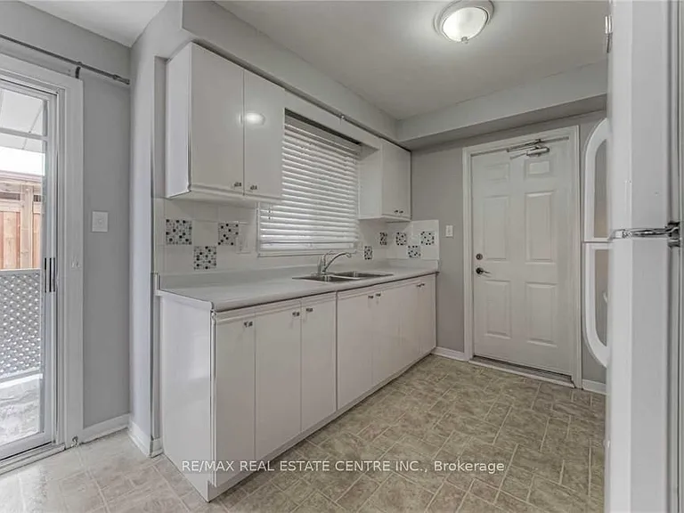 14 Amblecote Pl — Photo 11