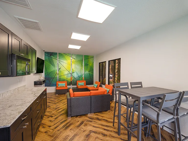 2900 Lux Apartment Homes — Photo 12