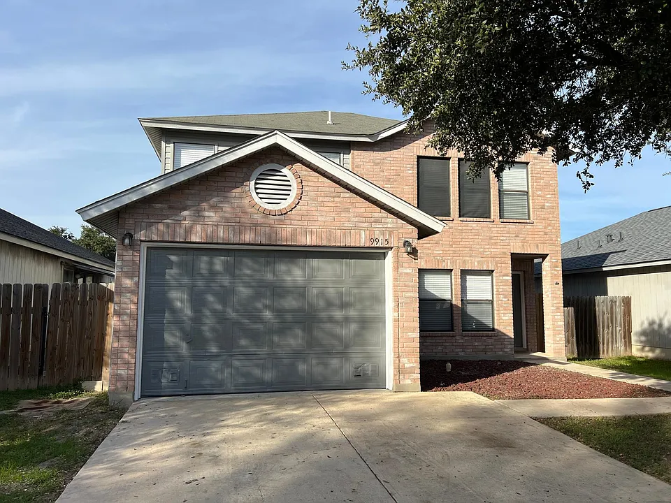 9915 Panther Bay