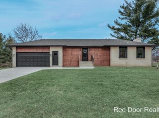 4025 Riverbend Dr SW, Grand Rapids, MI 49534