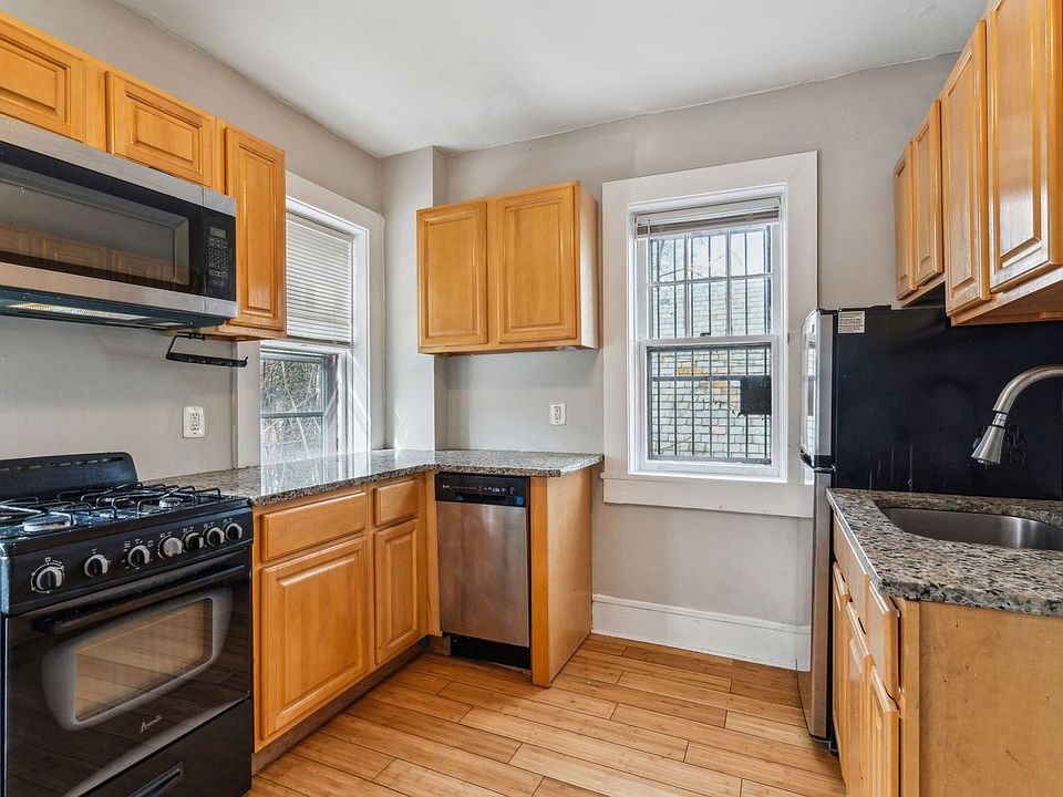 1st image of 2254 Bryn Mawr Ave APT 2D