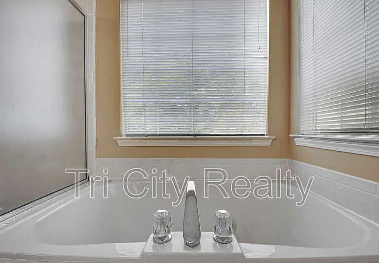 49 Montrose Ln — Photo 63