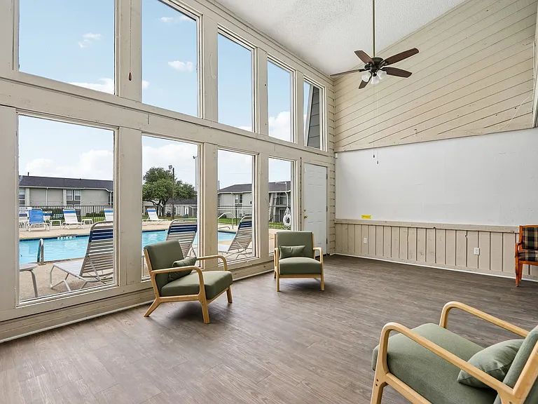 Heritage Hill Apartments — Photo 8