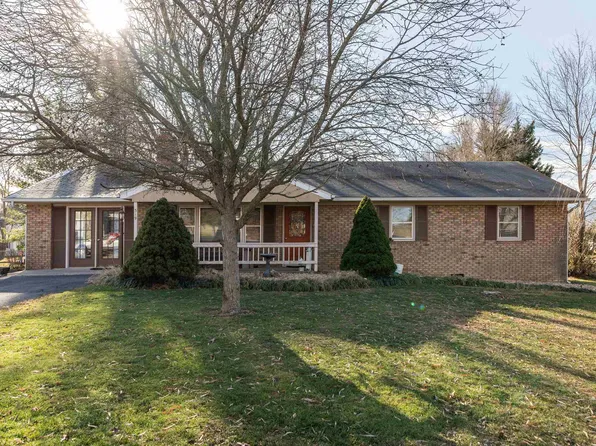 319 Wayne Ave, Stuarts Draft, VA 24477