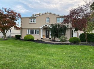 589 Rues Ln, East Brunswick, NJ 08816