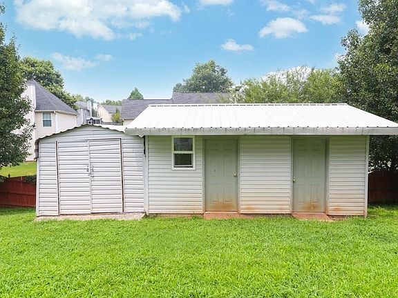 4th image of 3870 Georgia Dr