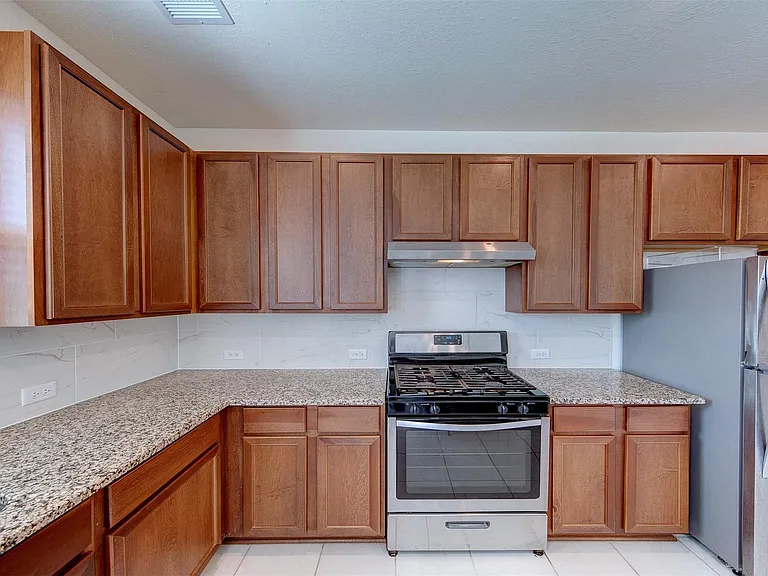 7218 Bakersfield Ct — Photo 11