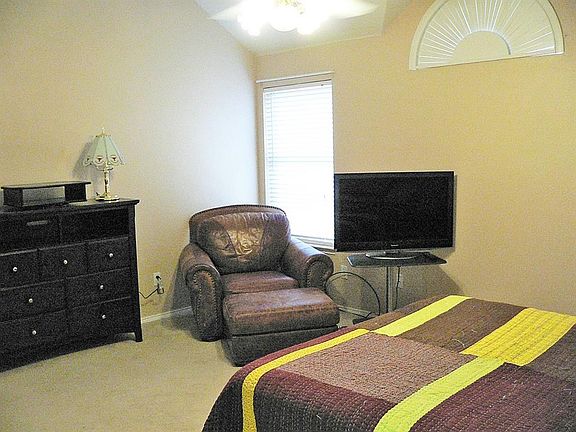3rd image of 5611 Westwood Ln