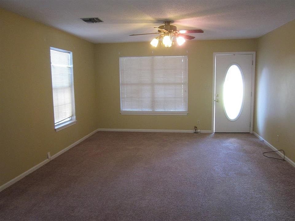 2nd image of 2253 River Rd