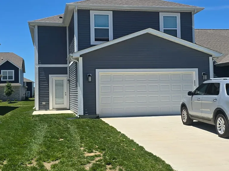 2585 Lamar Dr — Photo 3