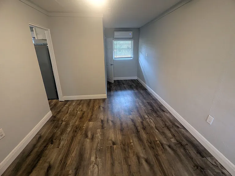 16212 Wallace St — Photo 3