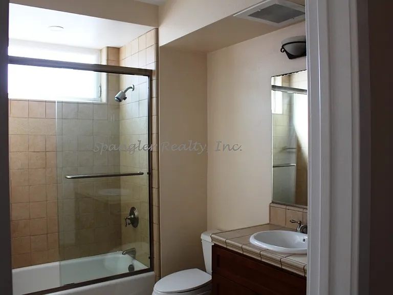 553 Laguna Dr — Photo 16