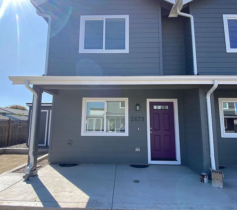 2673-2687 S Cloverleaf Loop