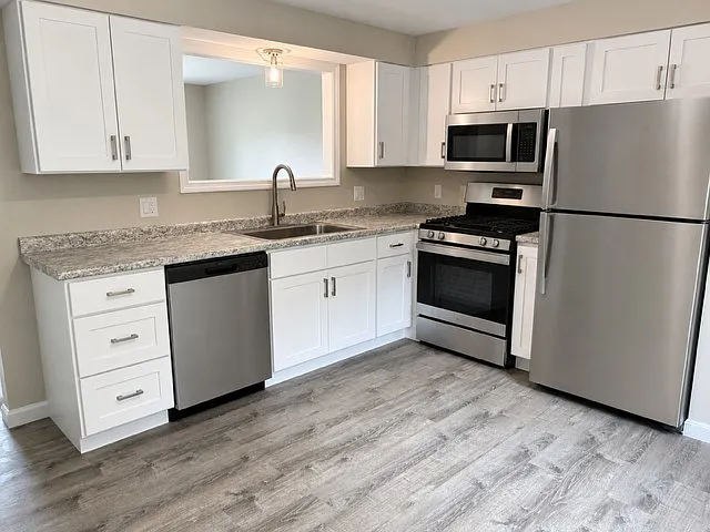 18 Mercury Ct #14 — Photo 2