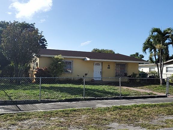 3rd image of 5212 NW 168th Ter