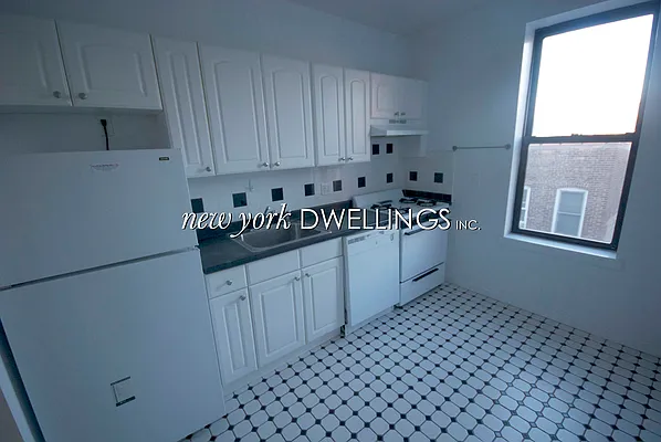 Rented by New York Dwellings LLC | media 23