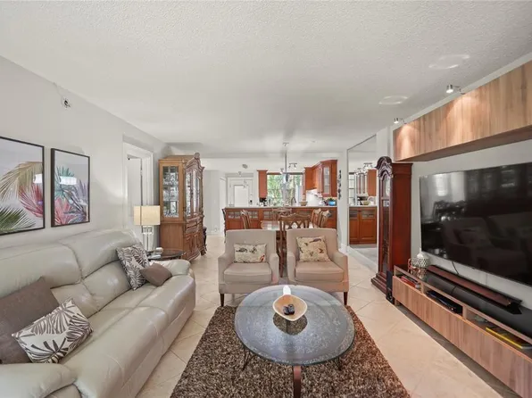 2998 NW 48th Terrace #220, Lauderdale Lakes, FL 33313