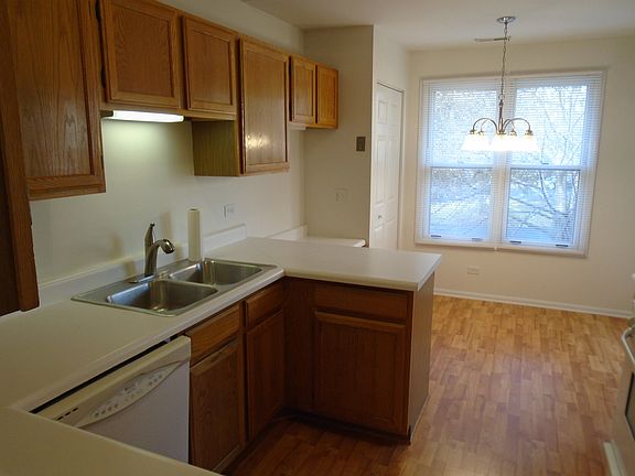 3rd image of 176 Brook Ln #176