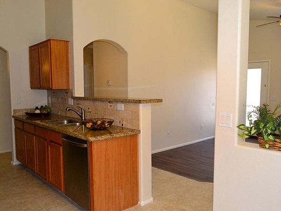 5th image of 16611 W Moreland St