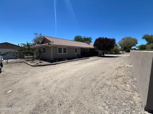 1055 Shadow Ln, Fernley, NV 89408