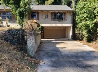 2679 Delowe Dr, East Pt, GA 30344