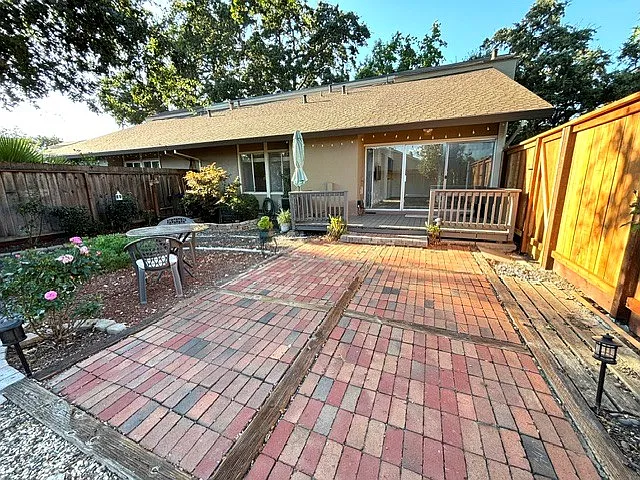 3 Massolo Dr — Photo 4