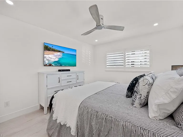 2100 Gulf Shore Blvd N #101 — Photo 19
