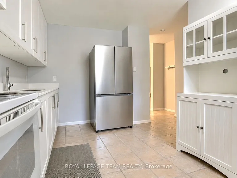 19 McClintock Way #100 — Photo 4