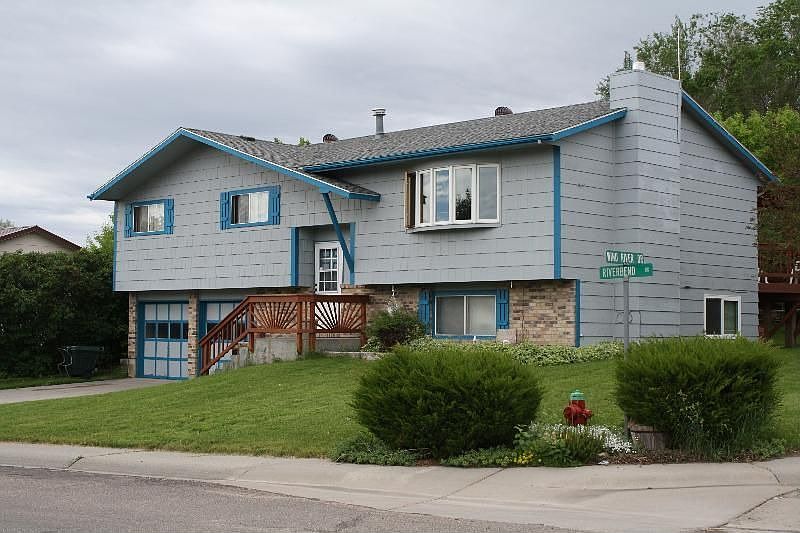 1st image of 959 Riverbend Dr
