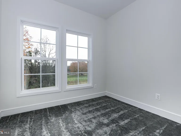 6722 Upland Manor Dr — Photo 30