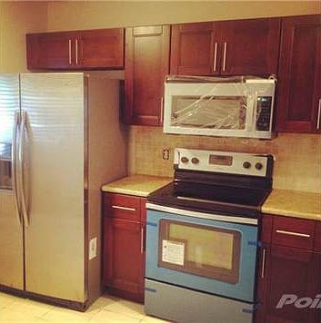 4th image of 900 SW 142nd Ave APT 103L