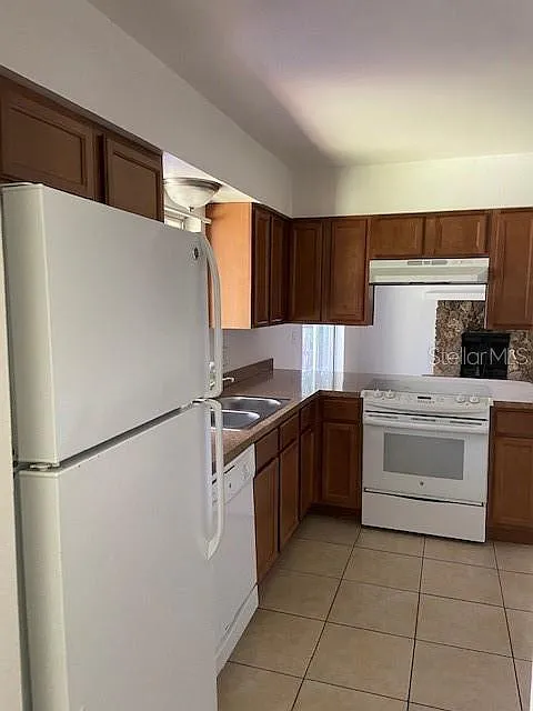 3 bed, 2.0 bath, 1466 sqft, $2,195 — Photo 3