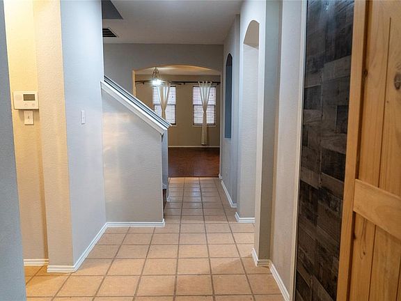 4th image of 10120 Sourwood Dr #10120