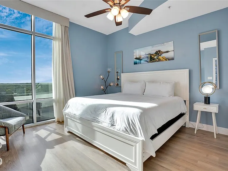 525 E Jackson St #P — Photo 33