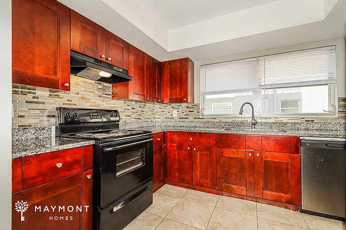 1733 Ragland Ave — Photo 9