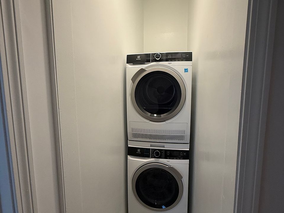 1st image of 135 Park Dr #4