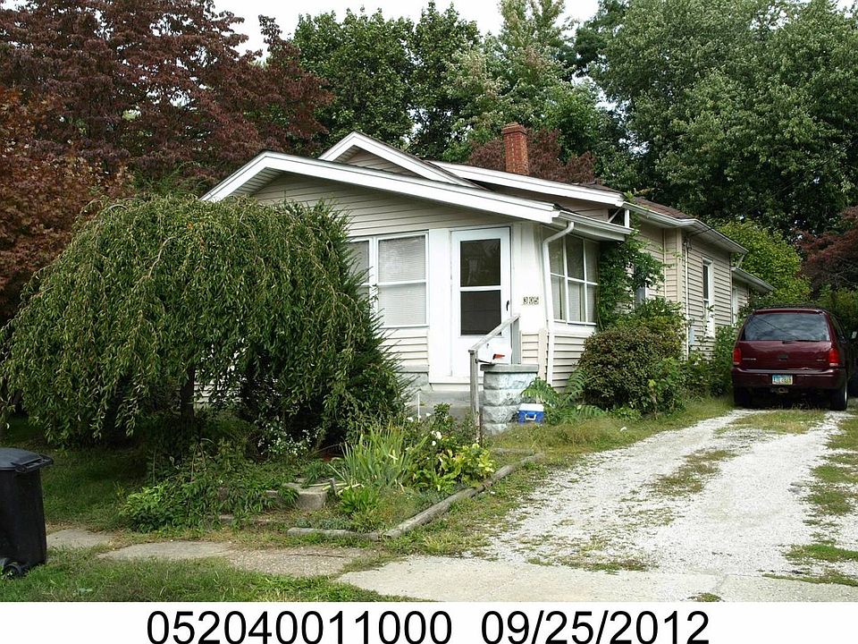 2nd image of 305 W 55th St