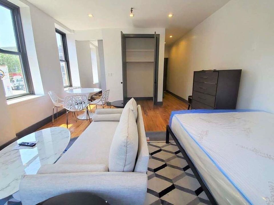 2nd image of 147 Utica Ave #1CC