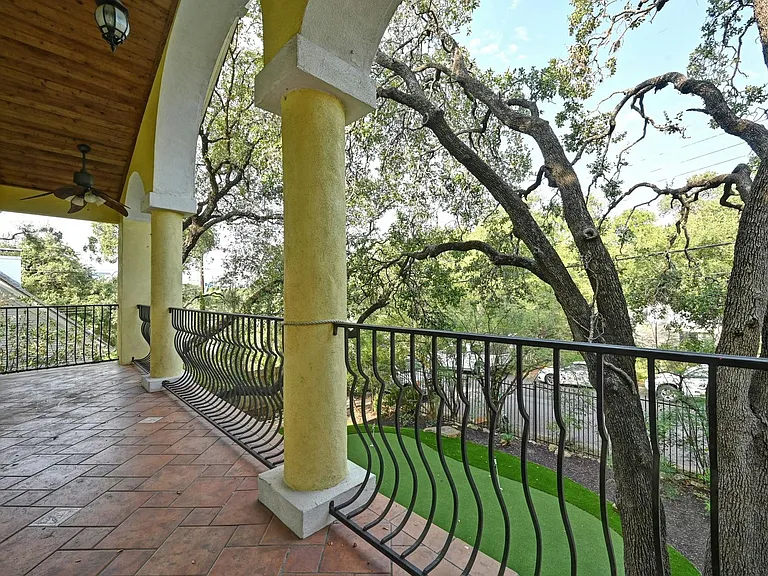 2829 San Gabriel St — Photo 35